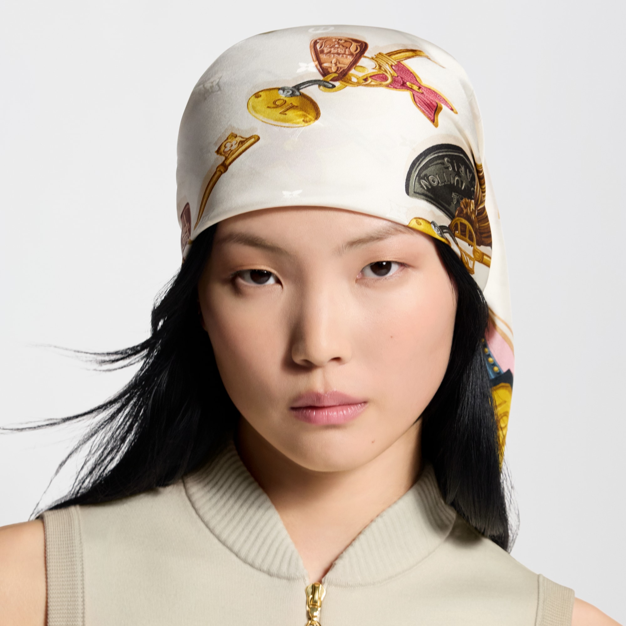 Getaway Square 90 S00 - Women - Accessories | LOUIS VUITTON ®